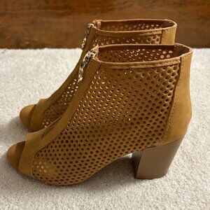 Size 8 Qupid Front-Zip Perforated Peep Toe Wedge Booties- Tan Color